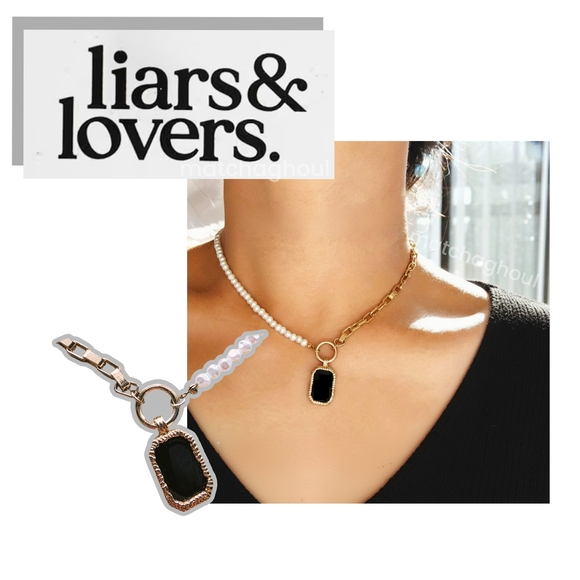 Urban Outfitters Jewelry - 🤍 Gold Tone & Pearl Necklace